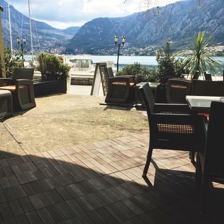 Cafe-Pizzeria Bonita